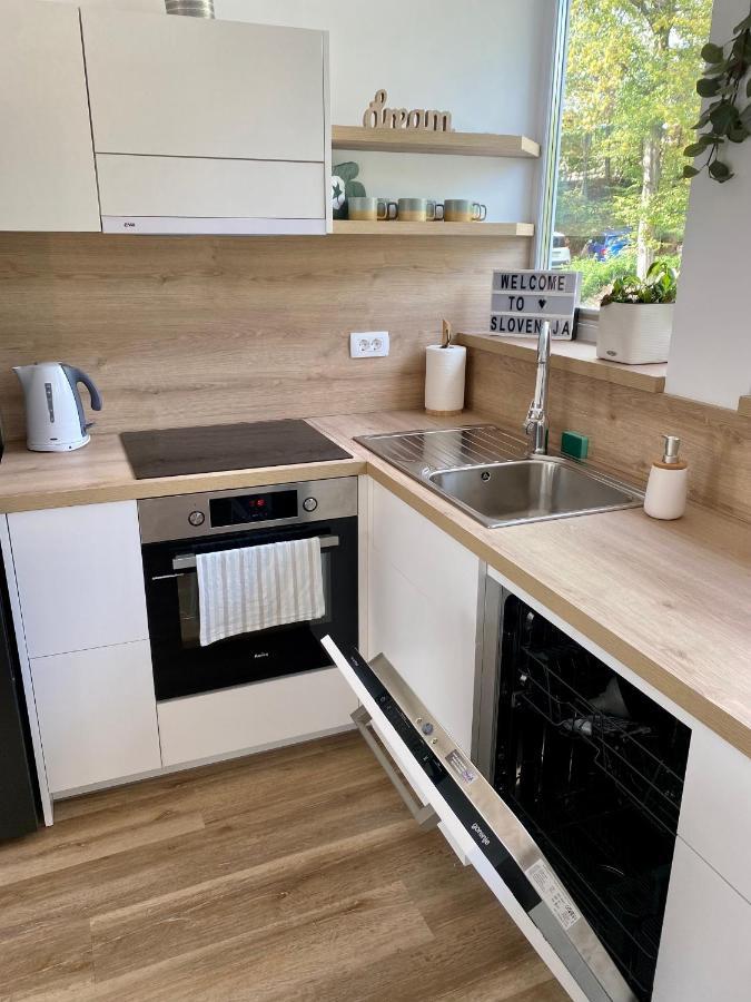 Apartamento Sunny Oak Estate Mengeš Exterior foto